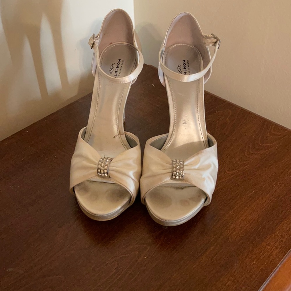 Unforgettable moments white princess heels!